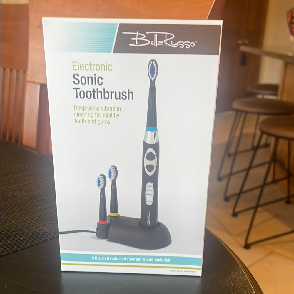 Bella Russo Electronic Sonic Toothbrush - Black and Blue